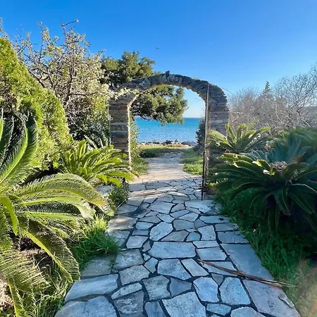 Βίλα Scenic Coastal Getaway