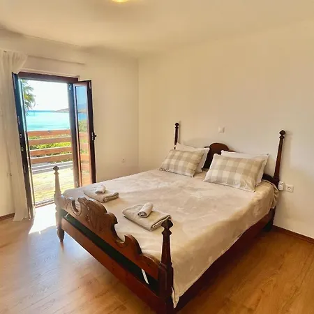 Scenic Coastal Getaway * Πόρτο Λάφια