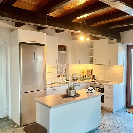 Scenic Coastal Getaway Βίλα Πόρτο Λάφια